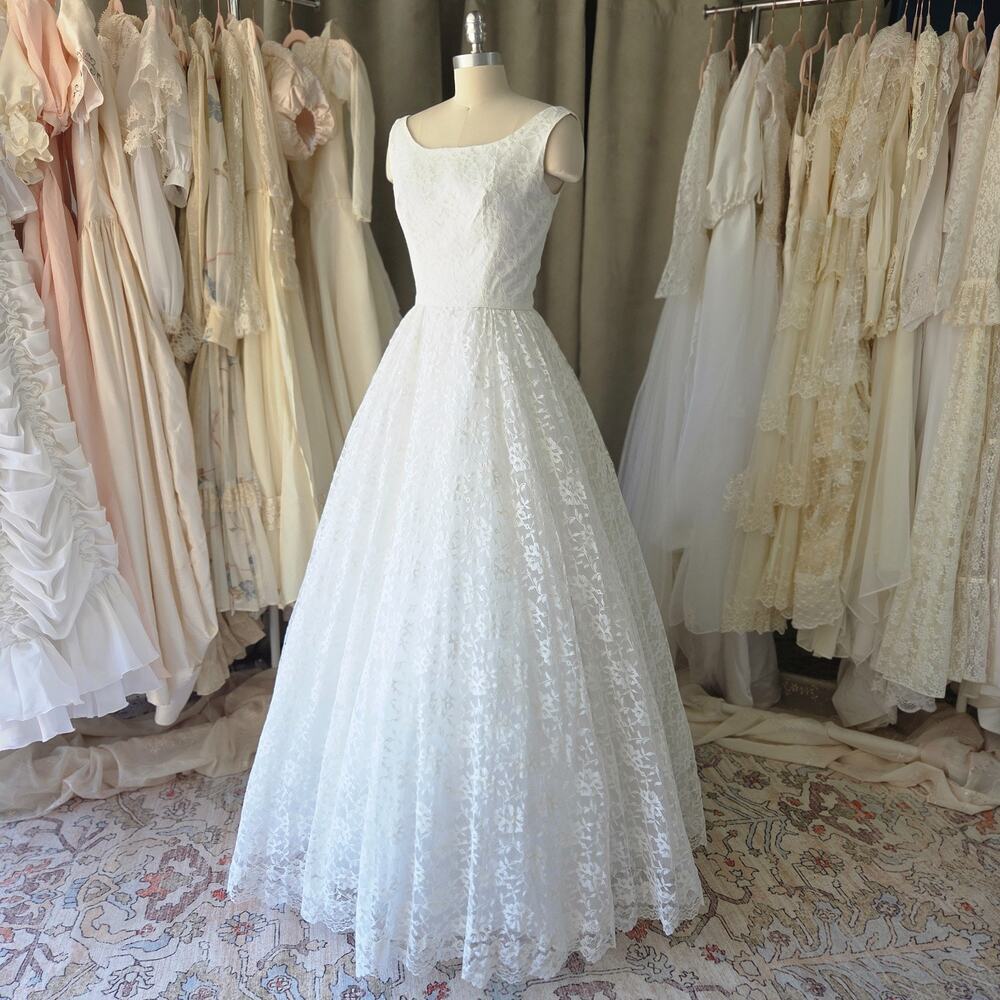 Vintage 50s 60s White Lace Wedding Dress Size S Sleeveless Gown Union Made